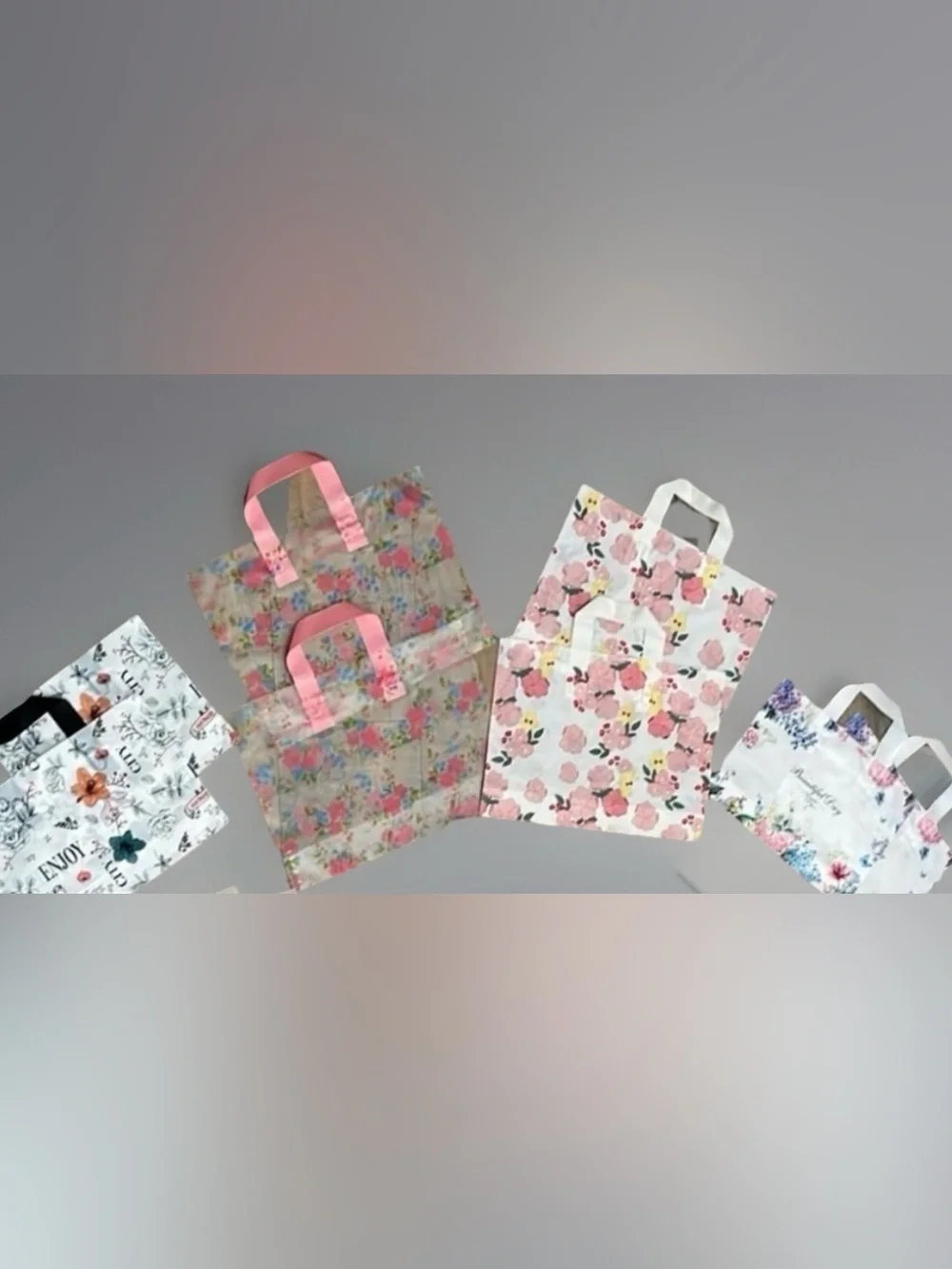 Gift Bag Set 16pcs Elegant Floral with Tissue Paper ~New~